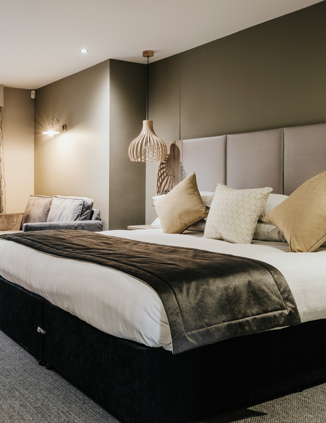 ACCESSIBLE SUITE