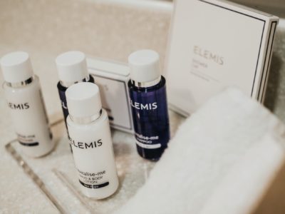 Deluxe Suite 9